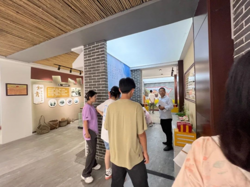 jinnianhui今年会建筑学院开展暑期“三下乡” ，乡村文化墙调研及优化提升设计活动